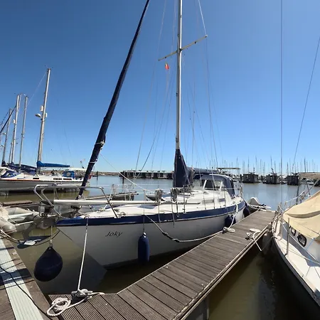 Refugio Flutuante * Lisboa